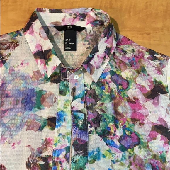 Floral button up shirt - Picture 2 of 2